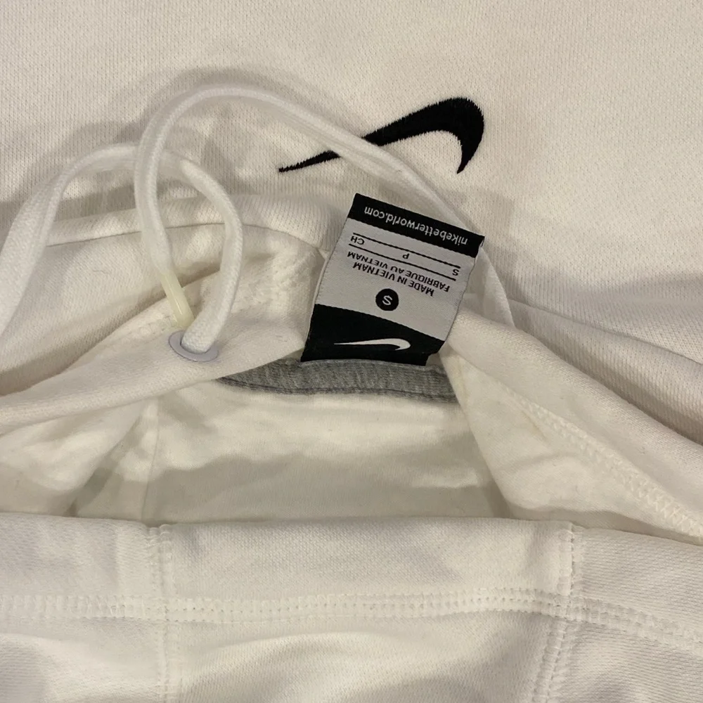 Nike hoodie NWOT crop
